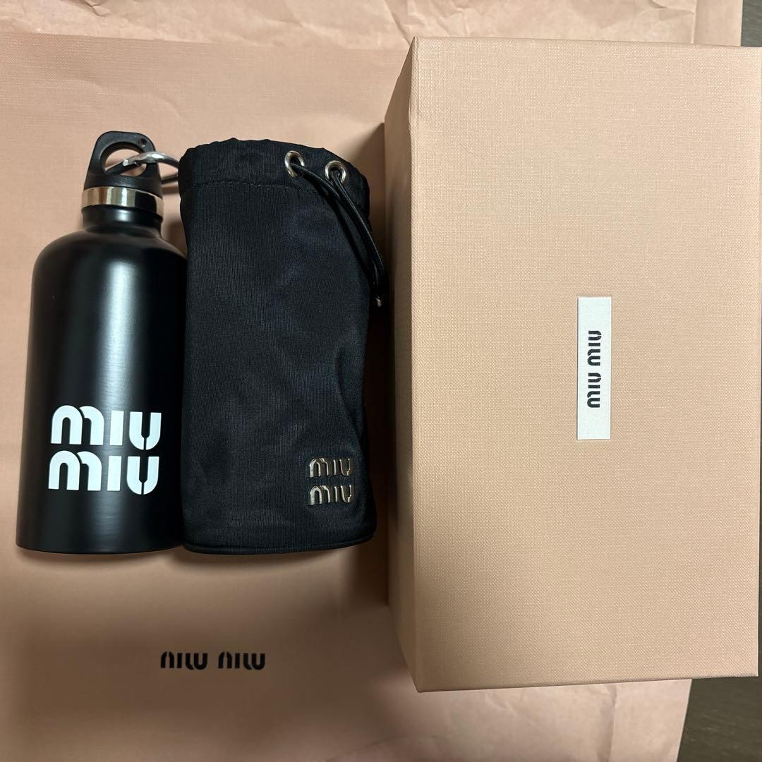 新品MIU MIU ステンレスボトルとケースセット　ブラック