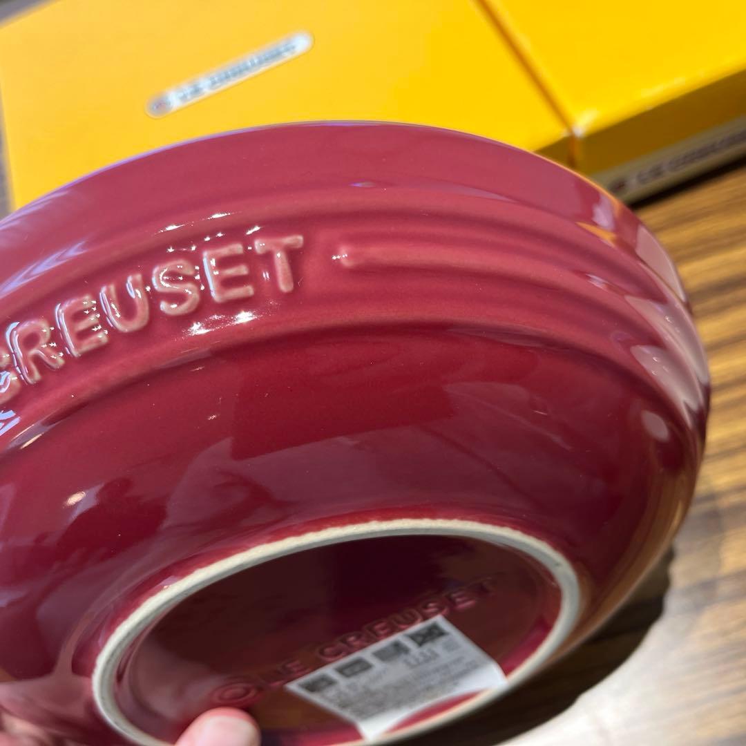 ルクルーゼ ラウンド・ディッシュ　20㎝　ダークフランボワーズ　新品