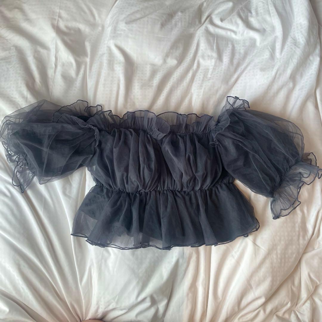ボリュームギャザーフリルオフショルブラウス