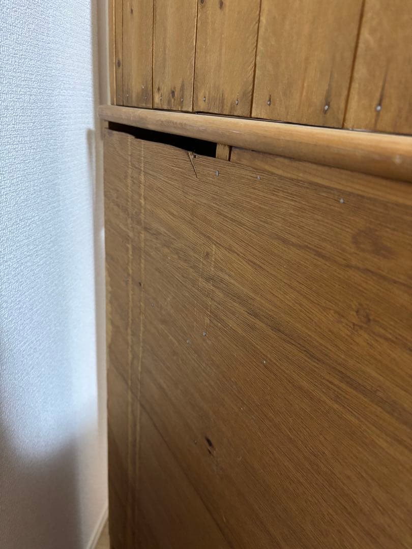 カントリー風木製シェルフ ハート型扉付き