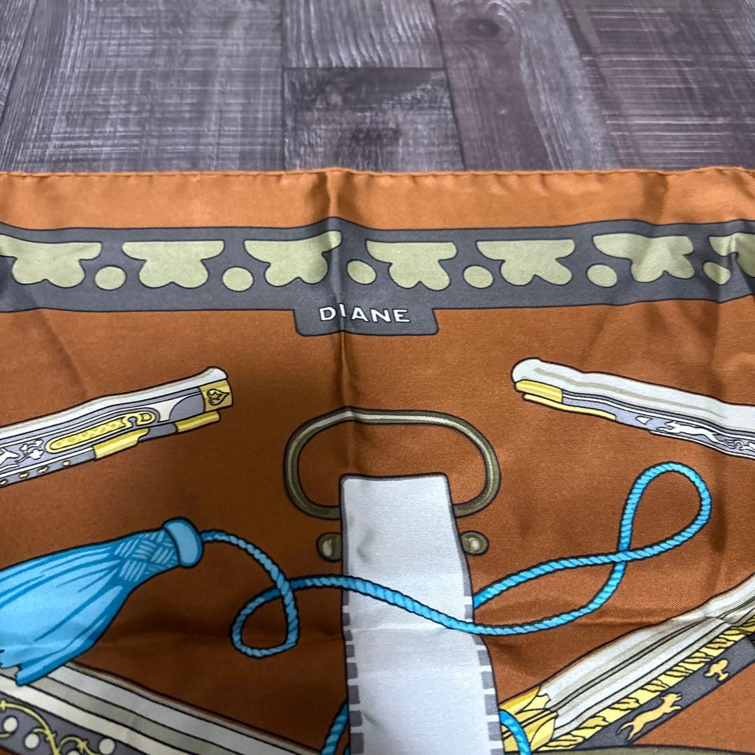 HERMES エルメス カレ90 DIANE 銃 スカーフ 大判　シルク