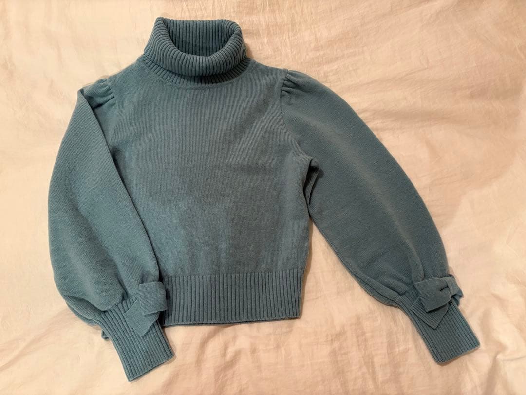 （さち）今期新品⭐︎エムズグレイシー☆お袖リボン付きタートルネック38