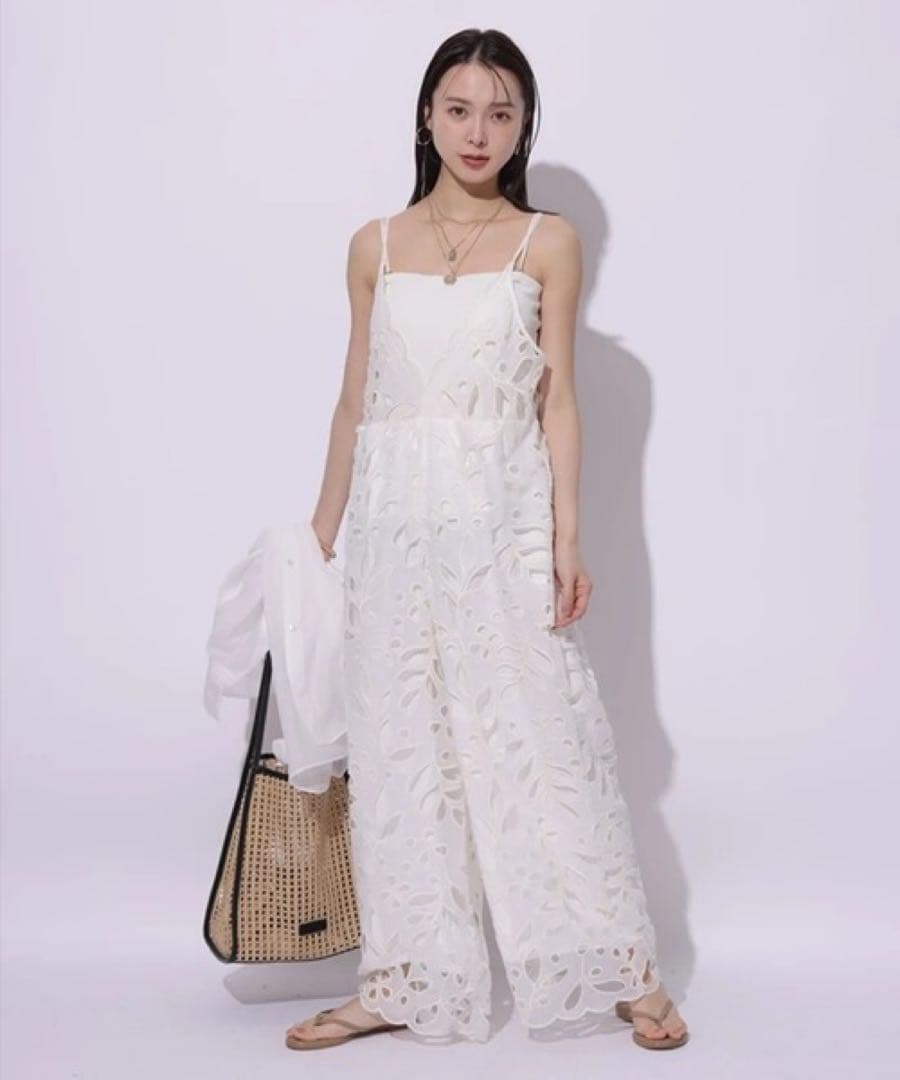 Mystradaエンブロイダリーロンパース