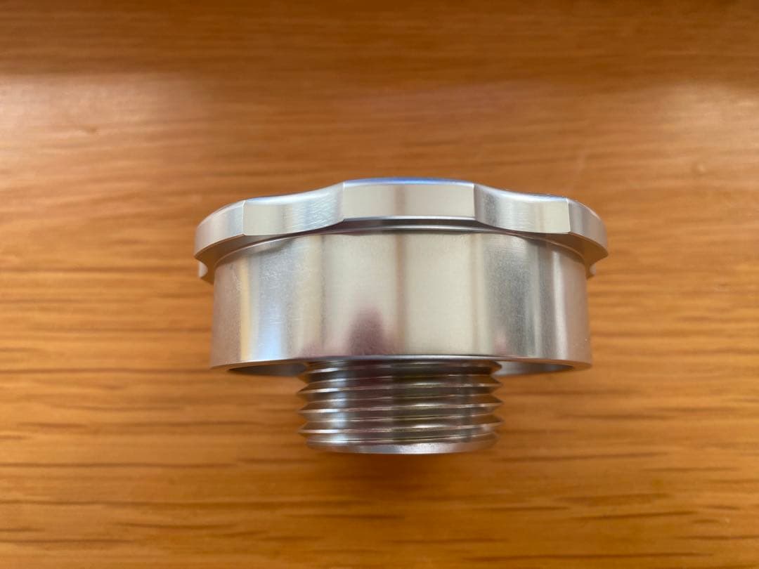 アバルト アルミ製 エンジンオイル キャップ