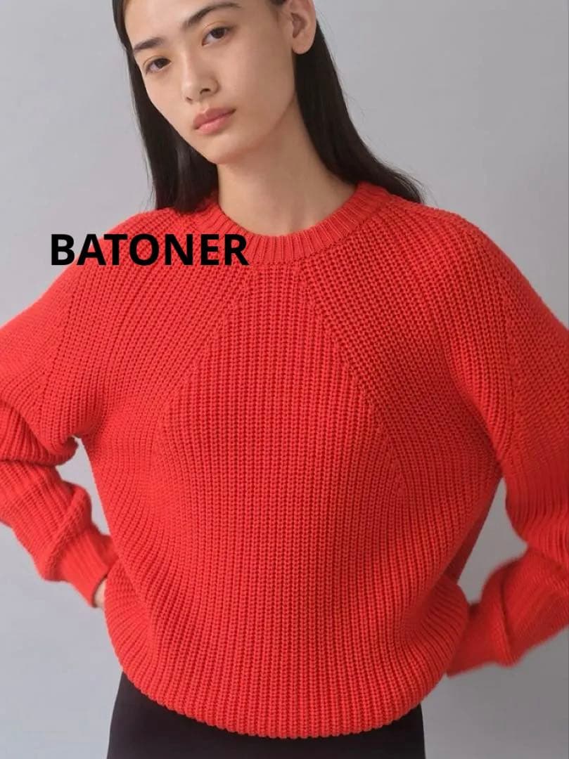 BATONERバトナー　シグネチャークルーネックニットVERMILLION