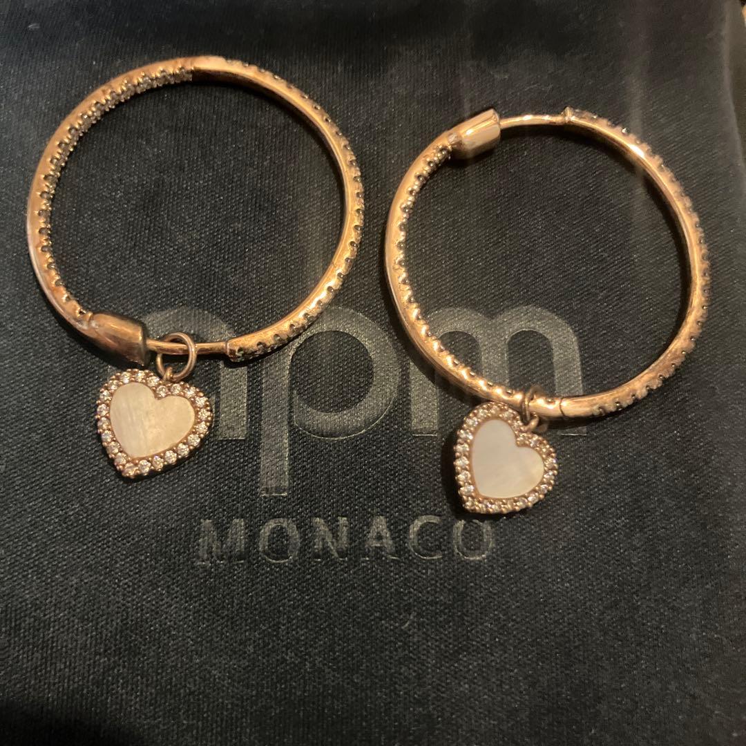 apm Monaco ハート型チャーム フープピアス