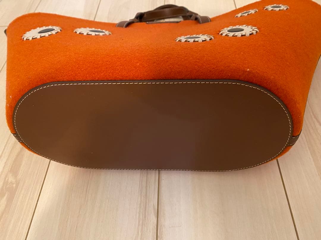 美品アニヤハインドマーチ オレンジ フェルト トートバッグ