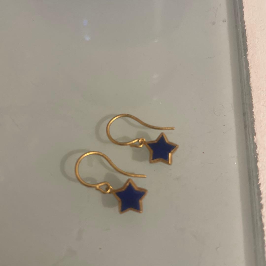 マリーエレーヌドゥタイヤック　星型ピアス　ラピスラズリ