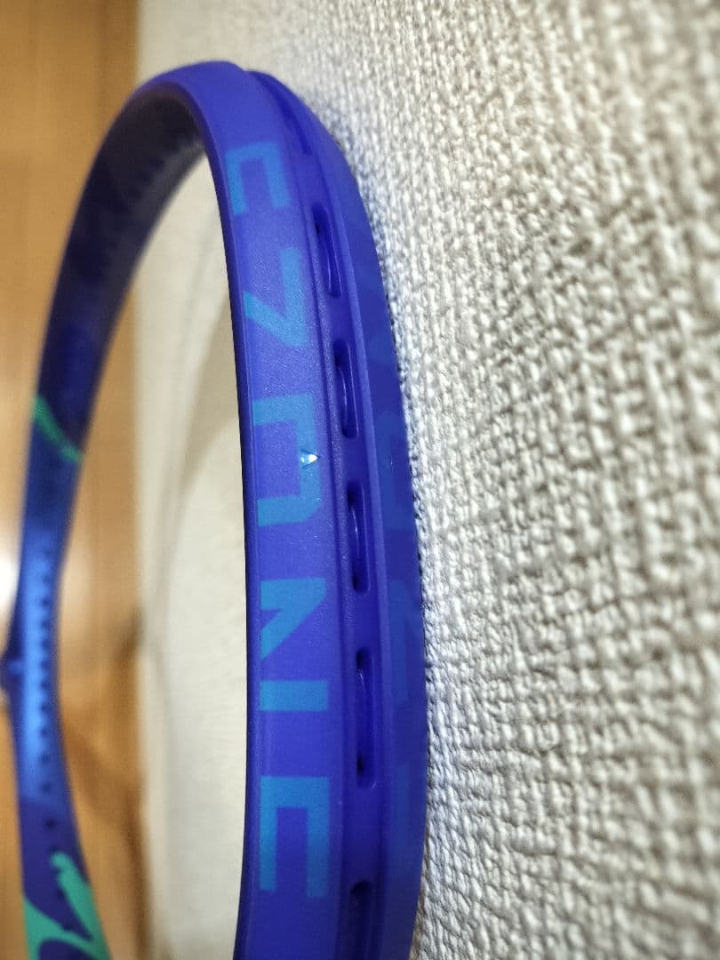 現行モデル　イーゾーン 115 YONEX　テニスラケット