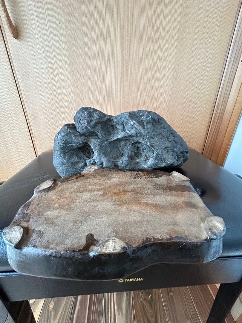 新潟県南魚沼市　水無川産　八海石　うぶ石　今後なかなか出て来ない一石です！
