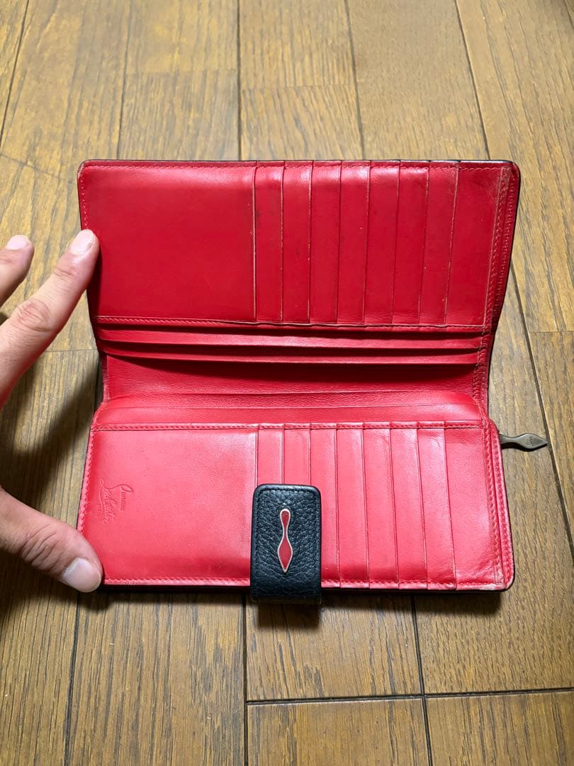 クリスチャンルブタンパロマロングウォレット