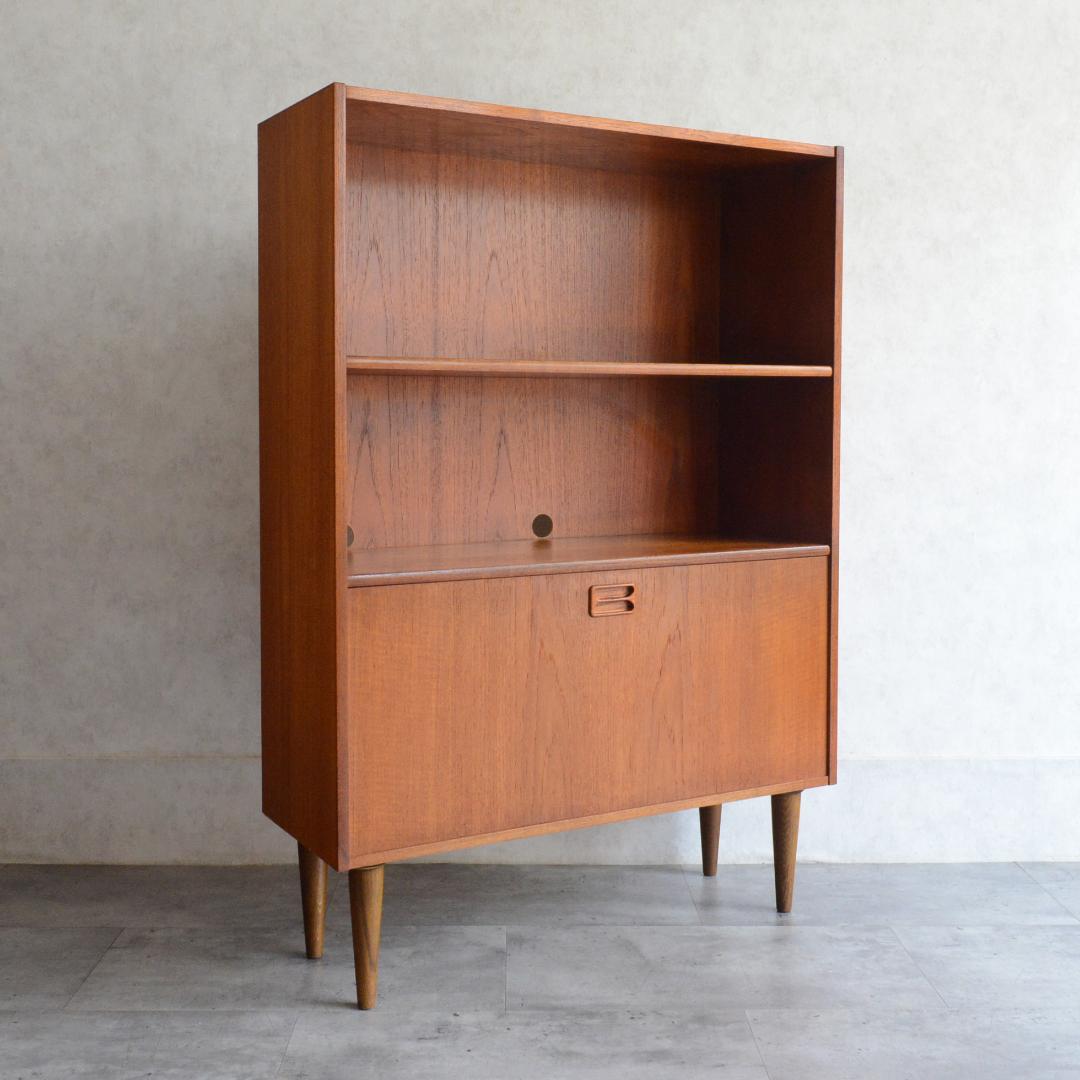 デンマーク 北欧ヴィンテージ チークシェルフ カップボード フラップ扉 北欧家具