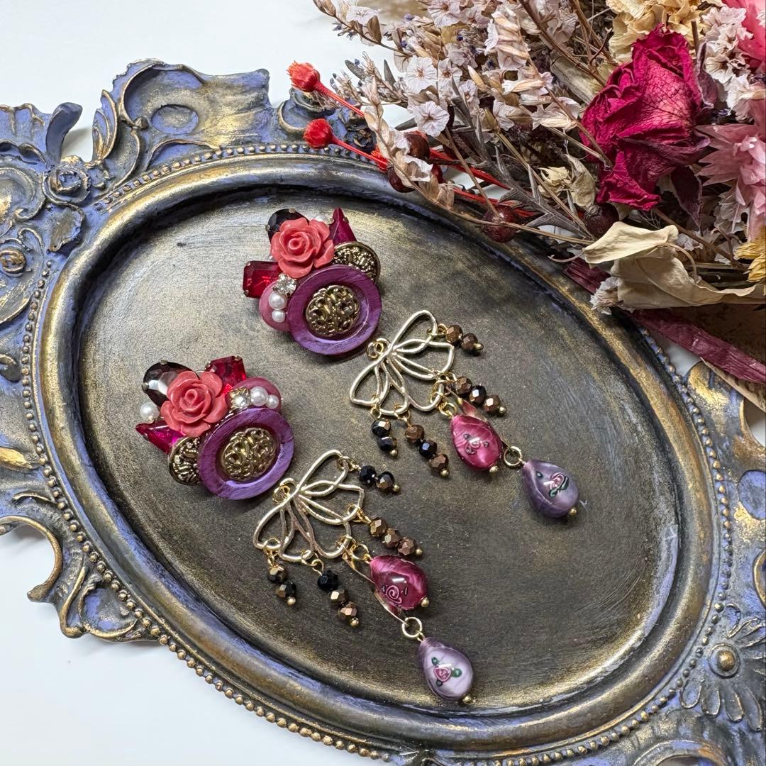 191 薔薇ランプワーク✖︎薔薇付きボタンカボション　ピアスorイヤリング