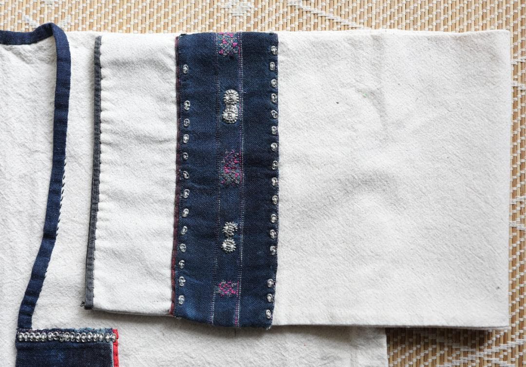 黎族 伝統 上衣 古布 手織り 素朴デザイン 錫装飾 民族衣装 一点物 民藝