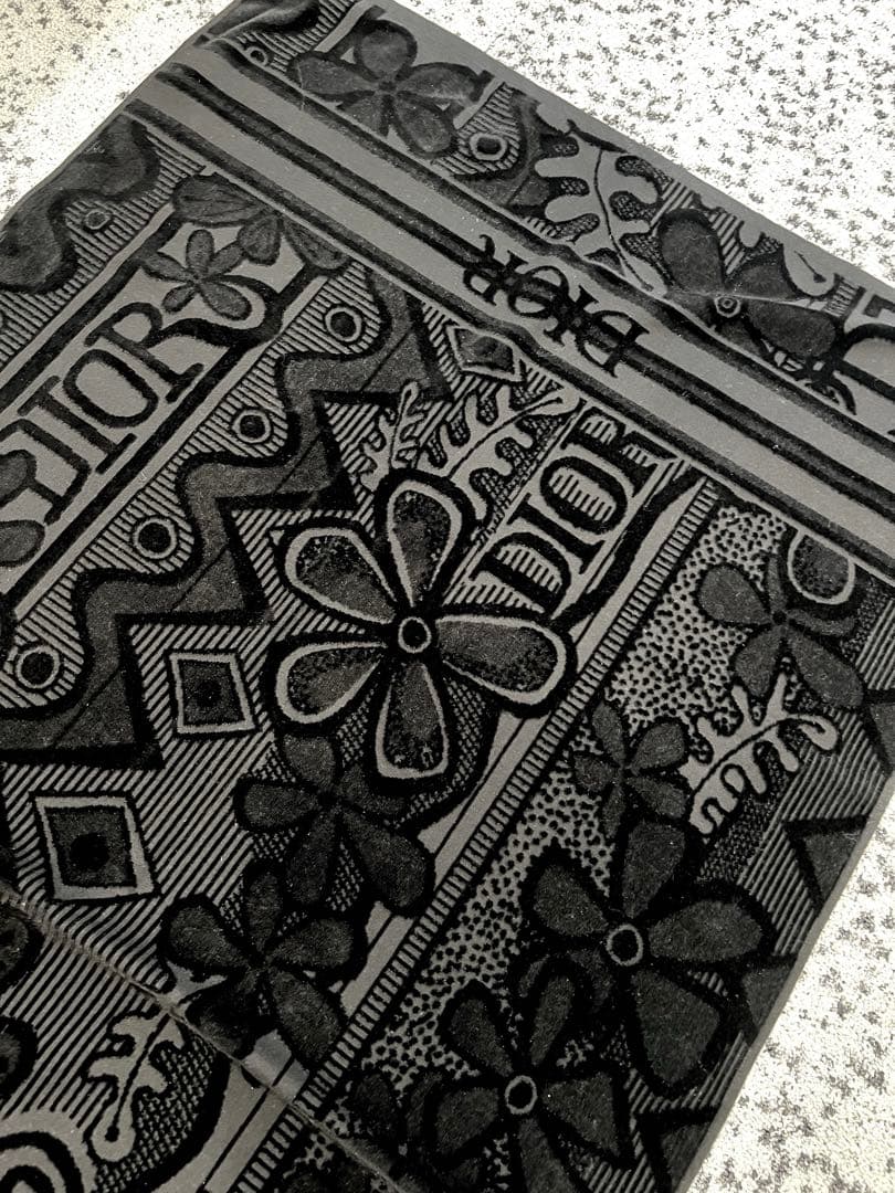 Dior ブラック 花柄ブランケット