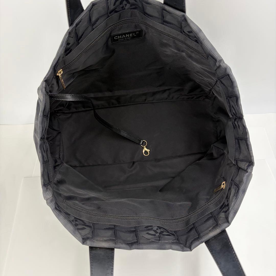 CHANEL シャネル ニュートラベルラインMMトートバッグ 8番台 687