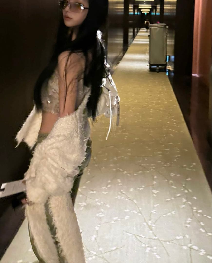 theredthread S fur sequins camisole ベア