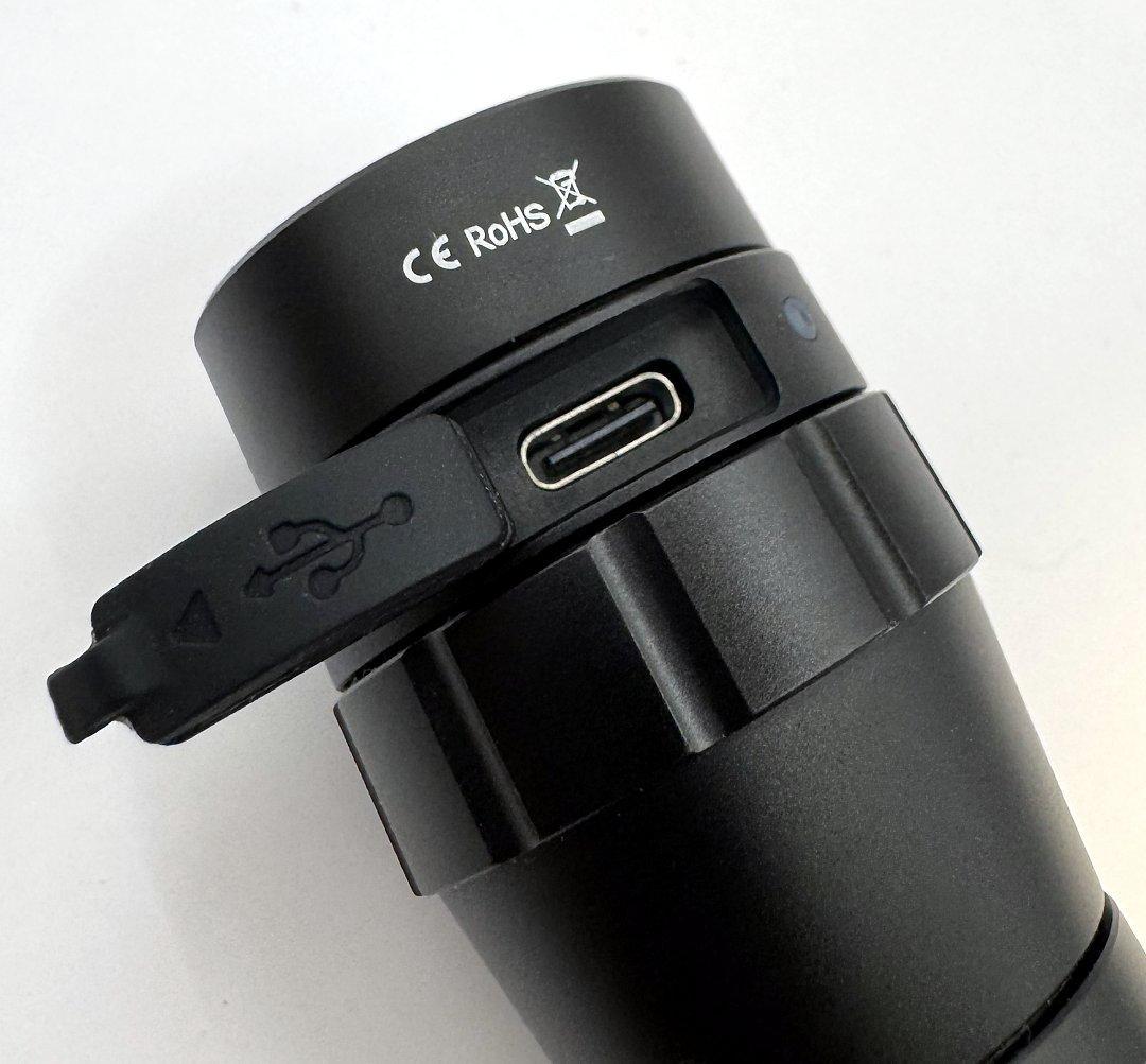 LEDフラッシュライト Wurkkos WK40 RGB多色ライト