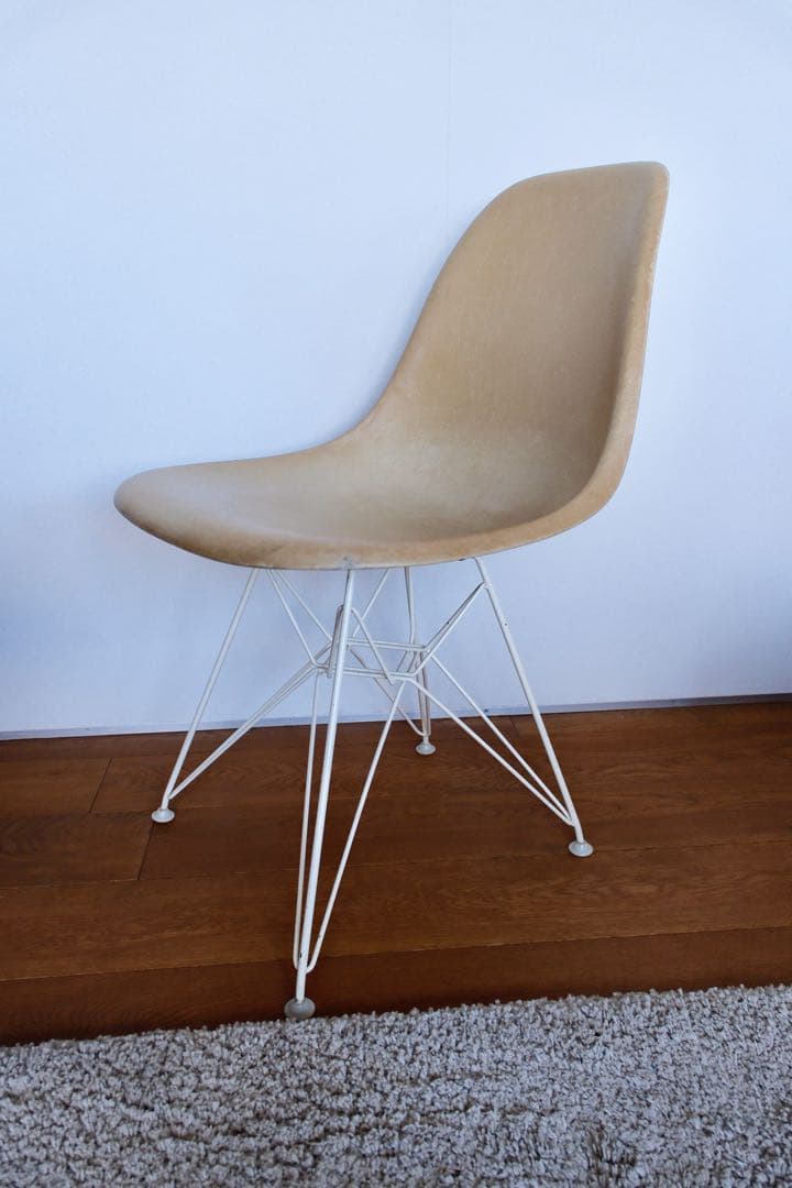 Eames Side Shell Chair Eiffel Base ②