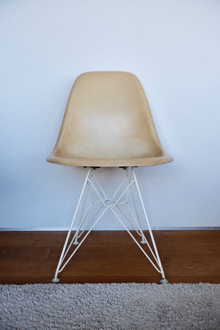 Eames Side Shell Chair Eiffel Base ②