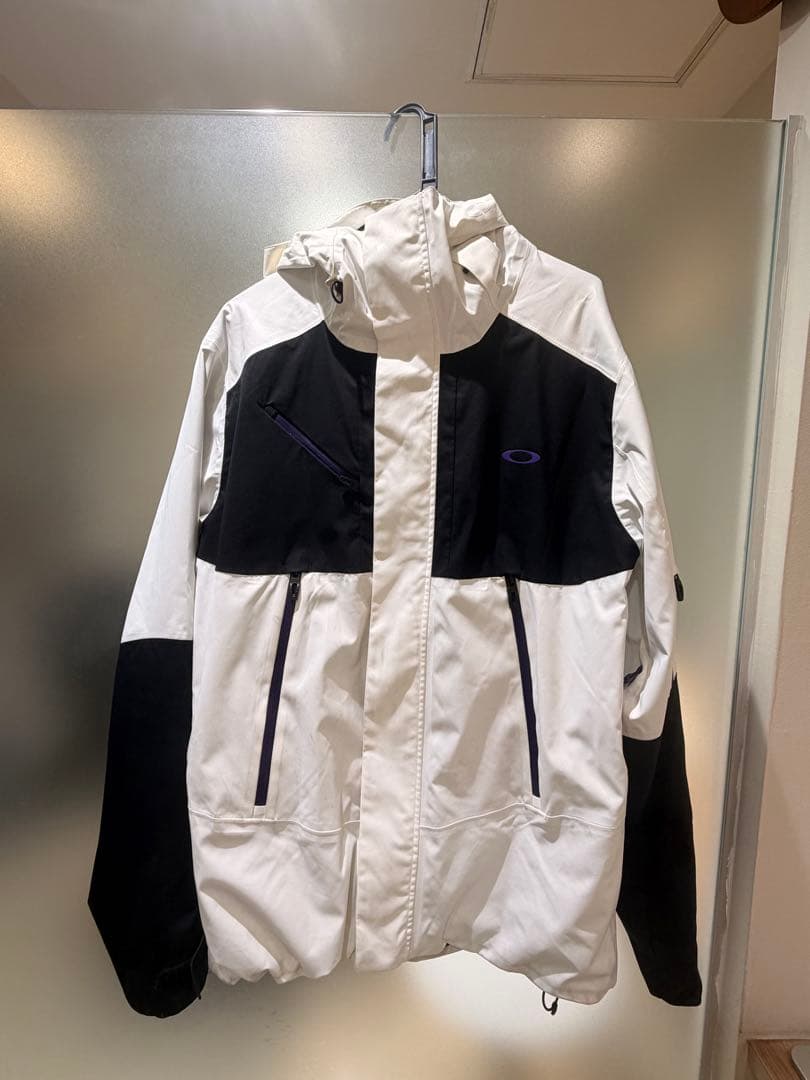 Oakley スノーボードウェア　上下セット　白黒