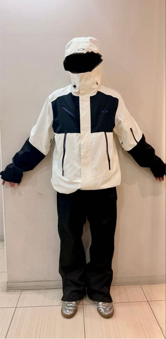 Oakley スノーボードウェア　上下セット　白黒