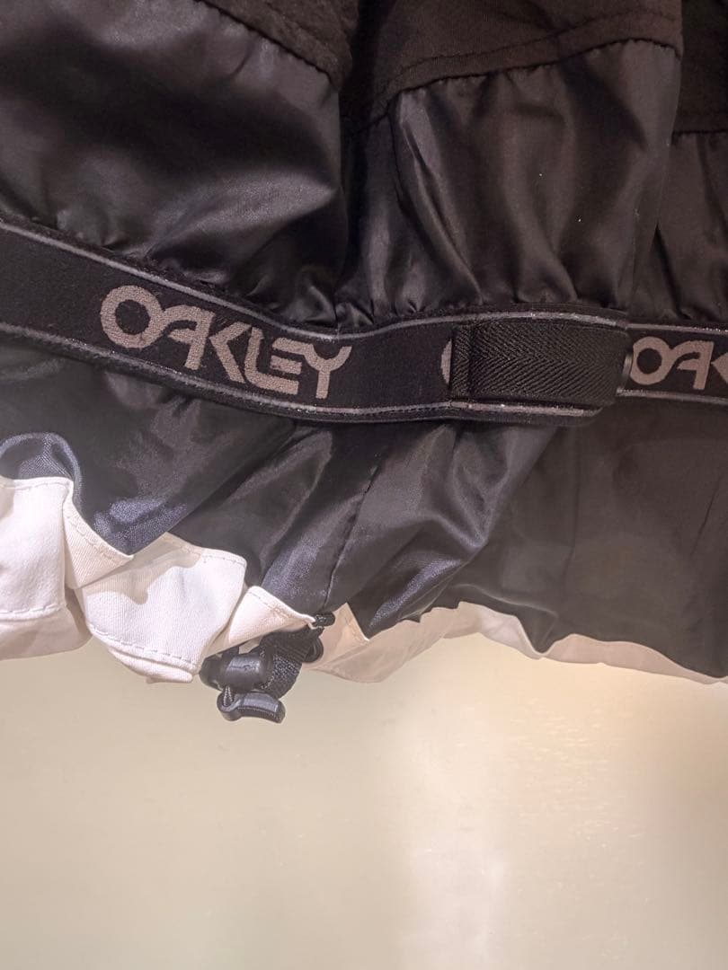 Oakley スノーボードウェア　上下セット　白黒