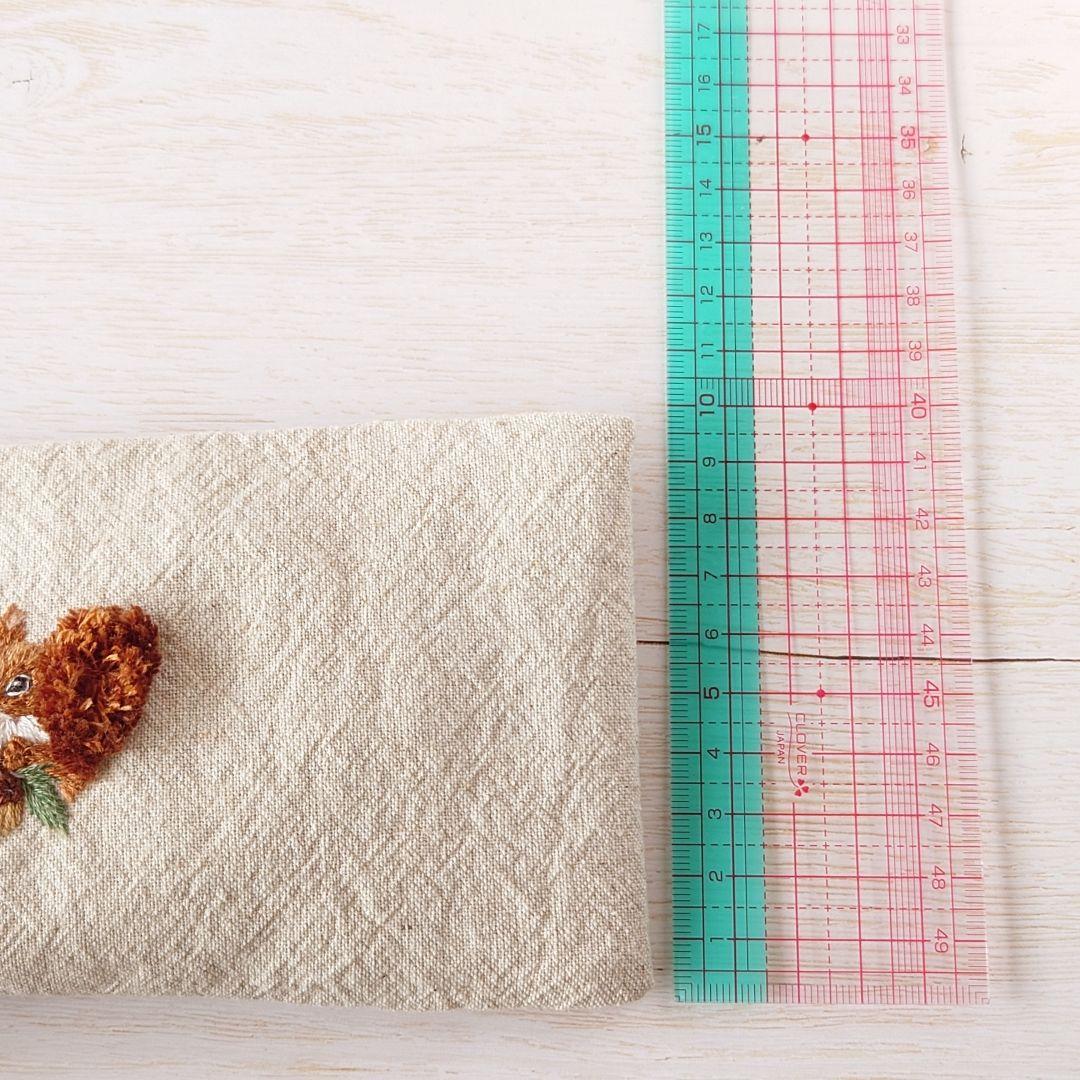 手刺繍入あずき/小豆のアイピロー【リス君とどんぐり】