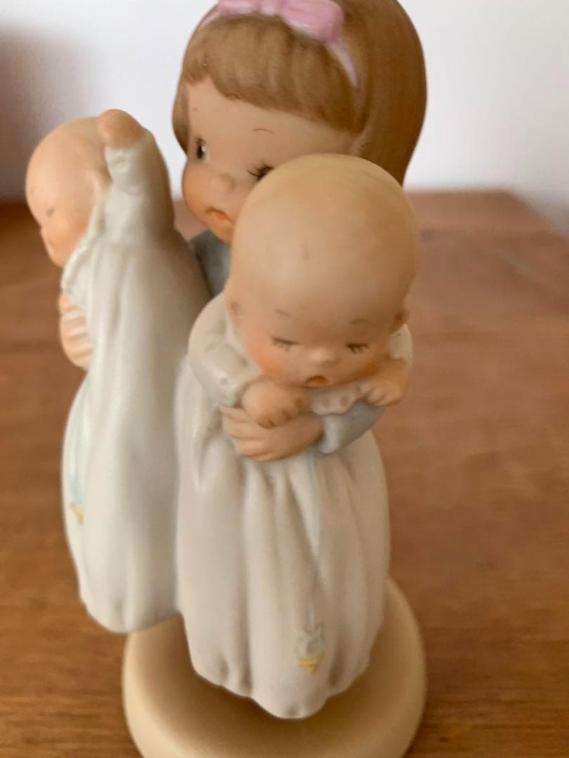 マーベルルーシーアトウェル　陶器人形　誰がママに双子を産んでって頼んだの？