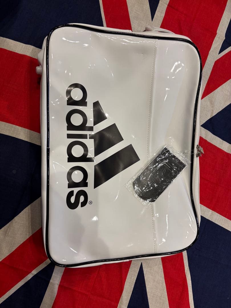 【新品・未使用・レア】adidas エナメルバッグ ホワイト NS 758894