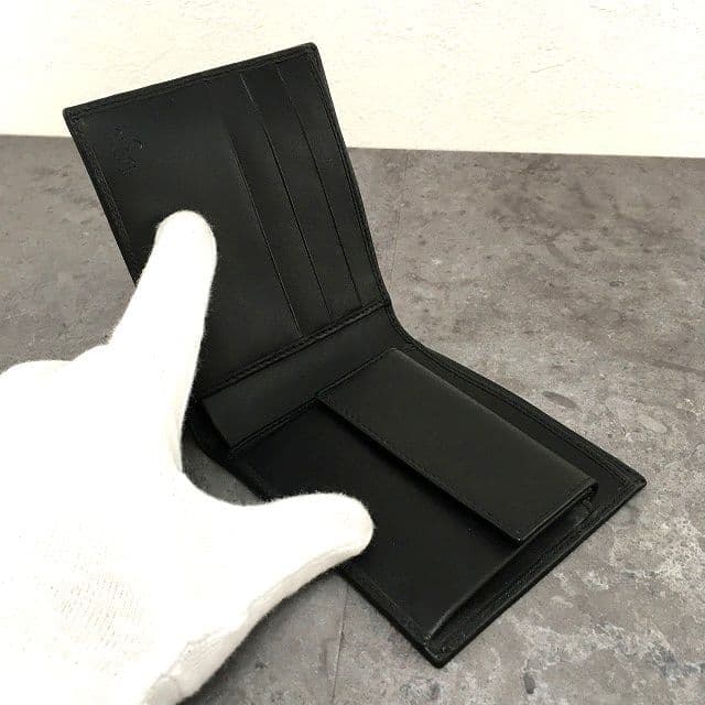 送料込み！ 未使用品 GUCCI 二つ折り財布 ブラック 箱付き 484