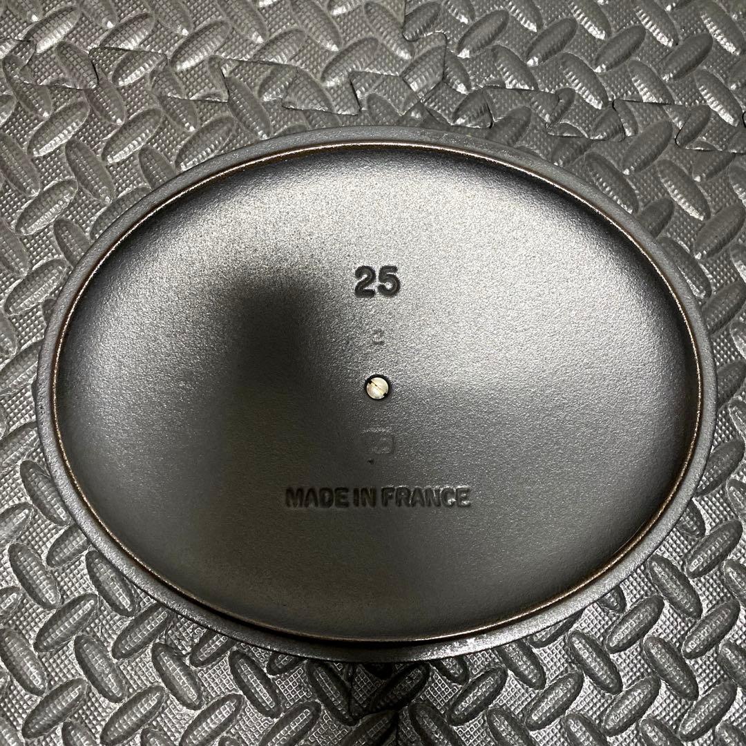 ル・クルーゼ オーバル 25cm ブラック 黒マットホーロー