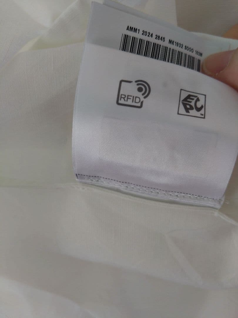 2025年ミュウミュウmiumiu⭐️スラブポプリン 襟付シャツ⭐️size38