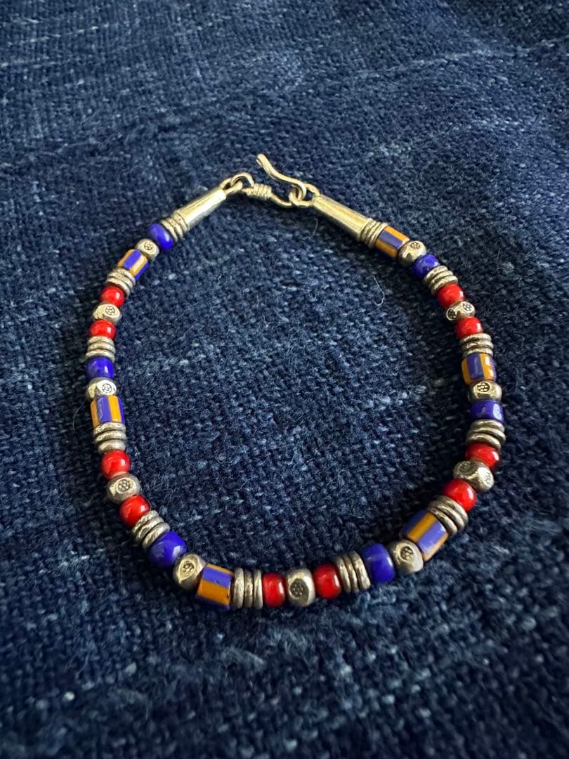 ③カレン族、首長族、カレンシルバー、純銀、タイ　チャトチャックマーケット