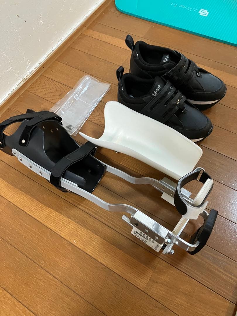 PTB装具、使用少、右足用リハビリ器具、 歩行補助具とシューズセット、足装具