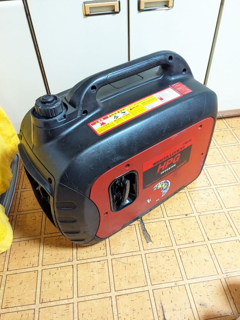 ワキタHPG2300isインバータ発電機、ジャンク。