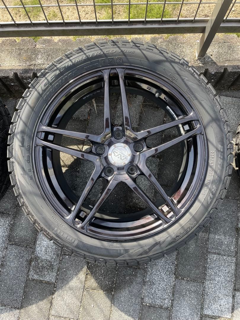 ヨコハマ　アドバンAVSモデル5 17インチホイールスタッドレスセット