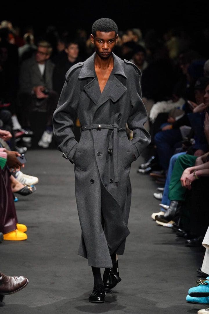 湯jw anderson 24aw グレー ダブルブレスト トレンチコート