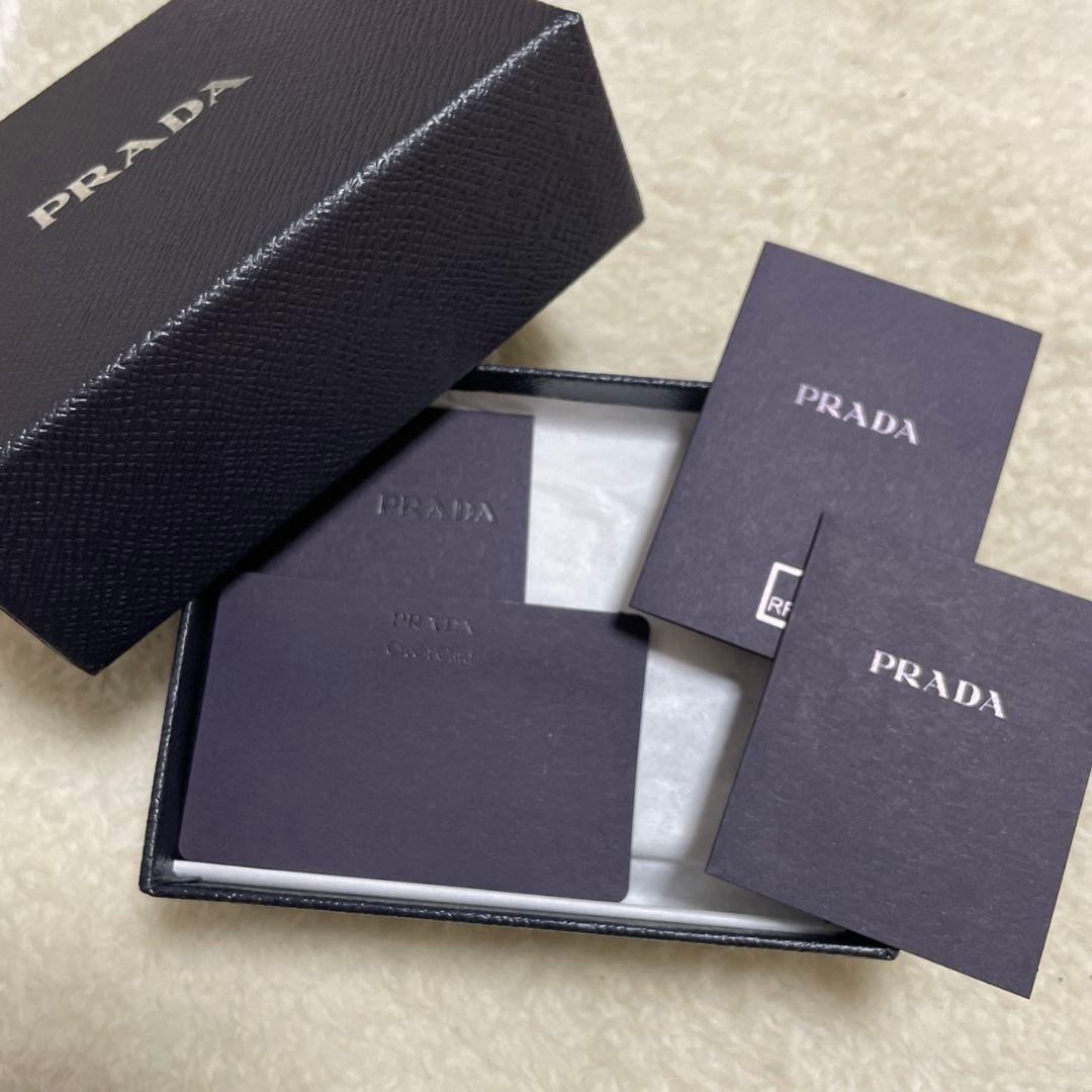 PRADA　プラダ　折り財布　サフィアーノ　ブラック　黒
