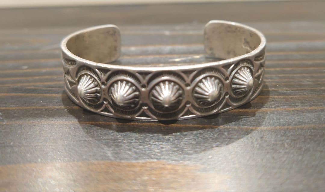 Navajo Gary reeves スタンプワーク　バングル