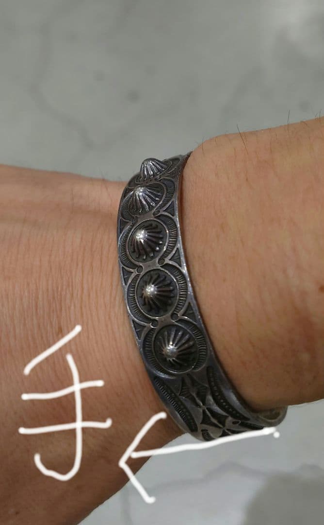 Navajo Gary reeves スタンプワーク　バングル