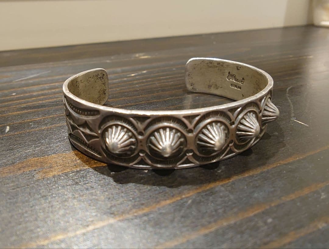 Navajo Gary reeves スタンプワーク　バングル