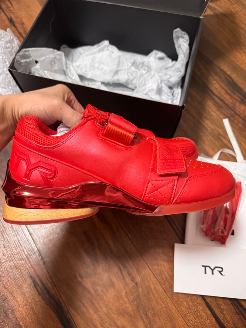 TYR TYRFORCE エリートカーボンリフター レッド サイズ 25.5cm