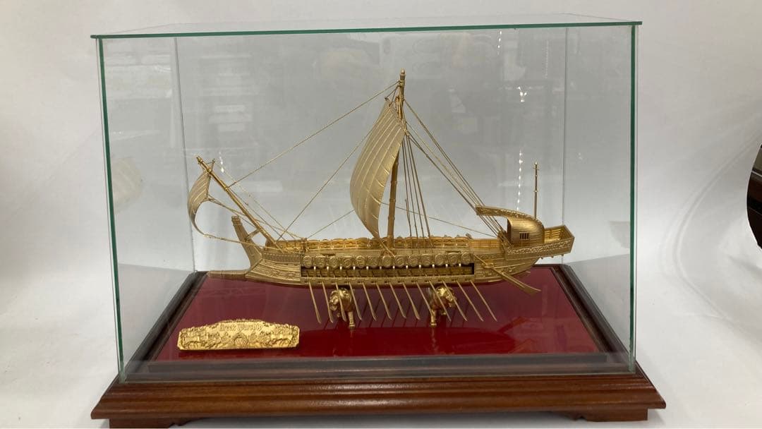 値下げしました。金色ガレー船模型　帆船　海洋堂　GREAT　WARSHIP