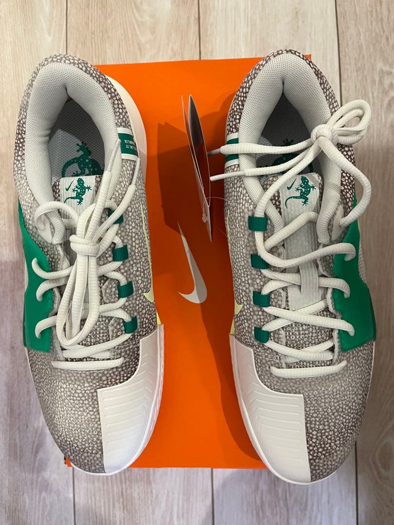 ナイキ テニスシューズ ナイキ GP チャレンジ1 プレミアム　26.5㌢