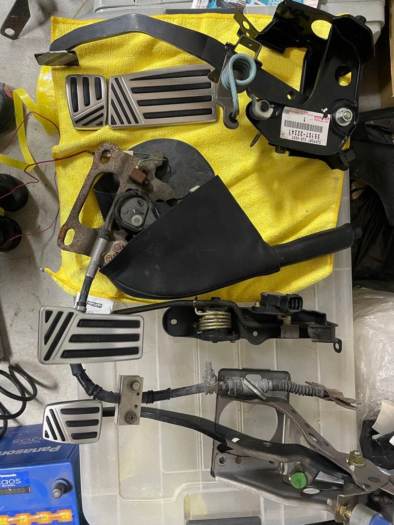 jzx110 ？　MT車用　ペダル3点セット＋サイドブレーキ