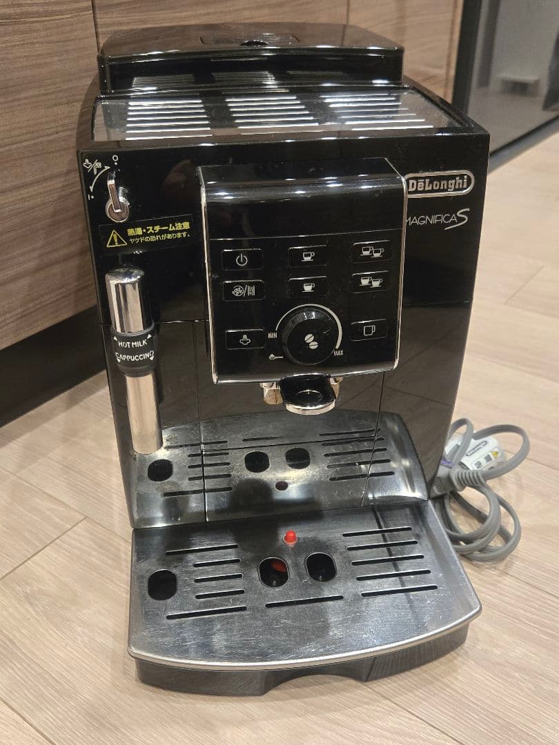 デロンギ マグニフィカS 全自動エスプレッソマシンECAM23120BN