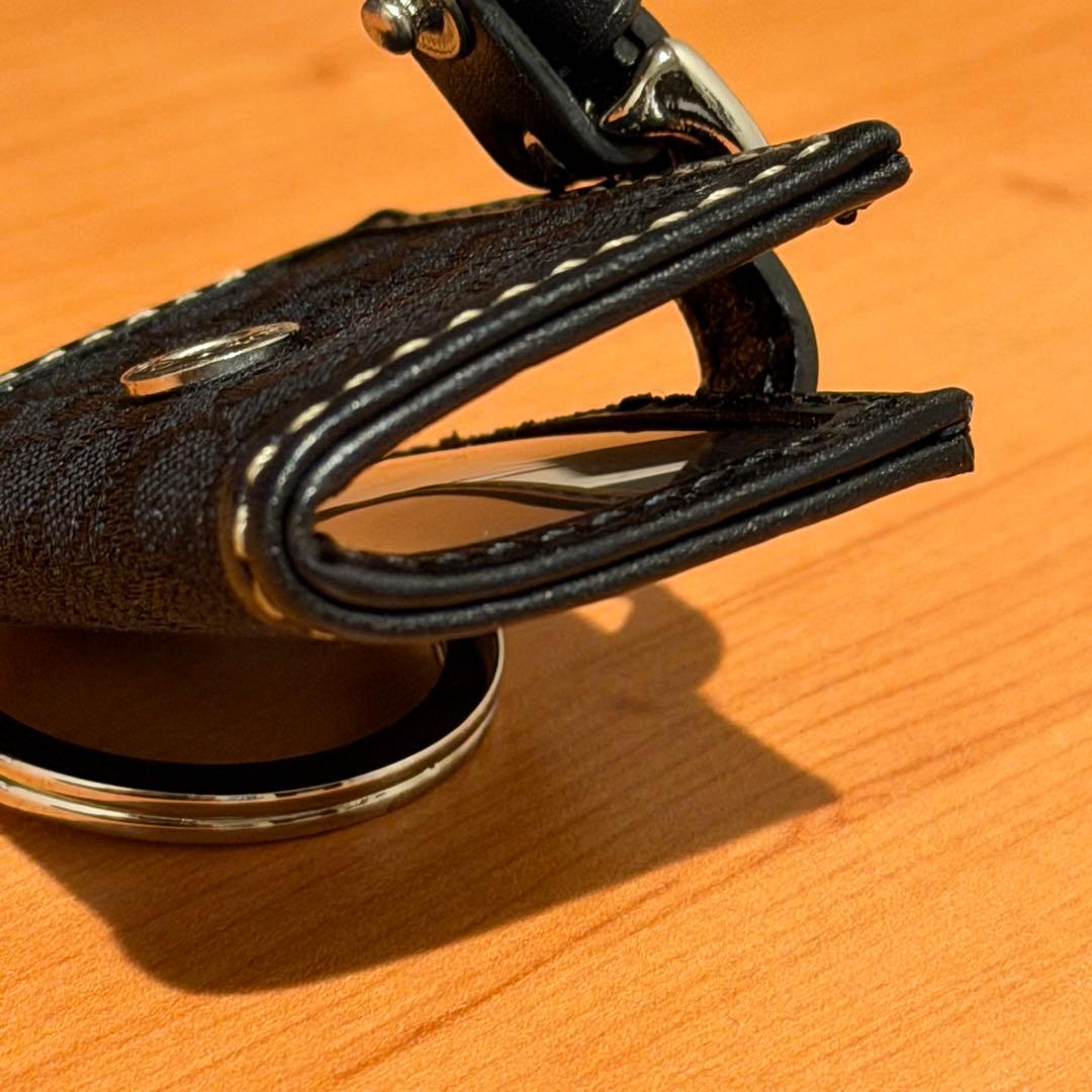 コーチ 手帳型 キーホルダー チャーム ブラック シグネチャー