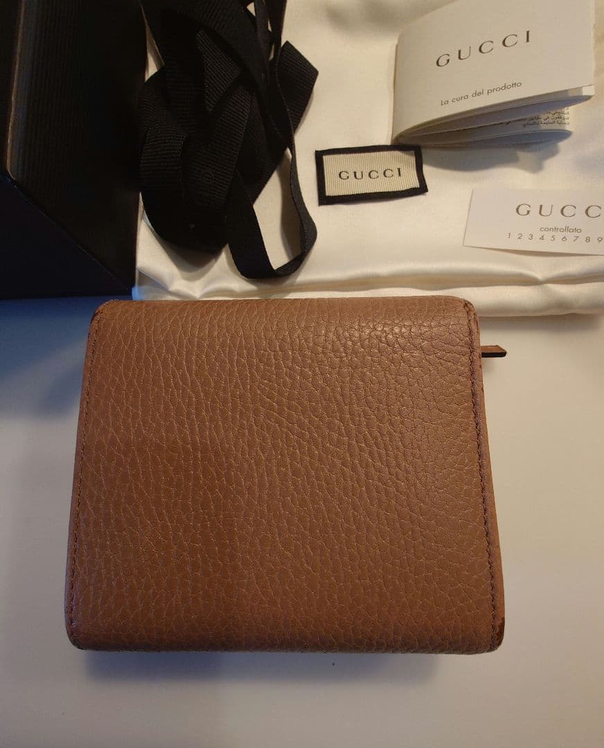 GUCCI マーモント　レザー 二つ折り財布