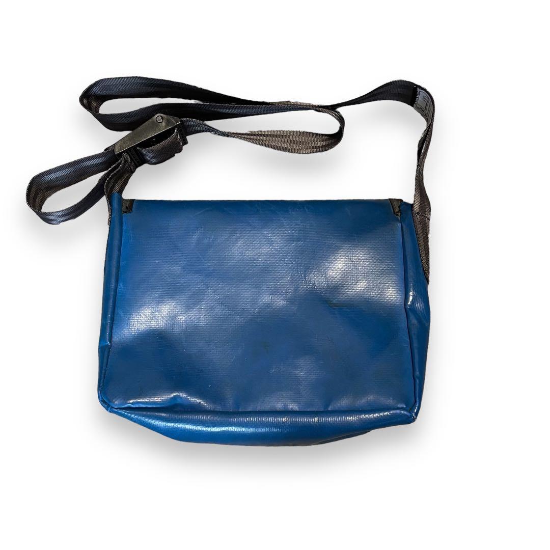 freitag メッセンジャーバッグ ブルー ピンク